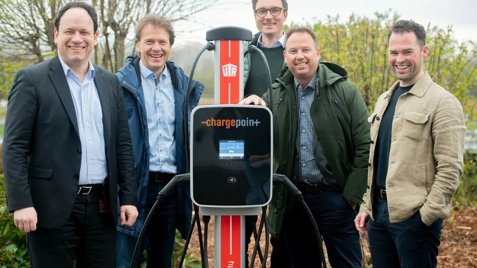 Zusammenarbeit in Sachen Elektromobilität: Carsten Bettermann, CEO von UTA Edenred; Jens Eckart und Mica Müller, beide Product Manager Electromobility bei UTA Edenred; Jorrit De Groot, Director Partnership Programs bei ChargePoint; Frederic P. Wagner, Manager Fleet Partnerships bei ChargePoint (v.l.n.r.)